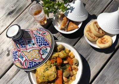 Couscous poulet, batboutes et pâtisseries. L'Étoile d’Agadir - cuisine marocaine. marché de la Seiche, Sevrier