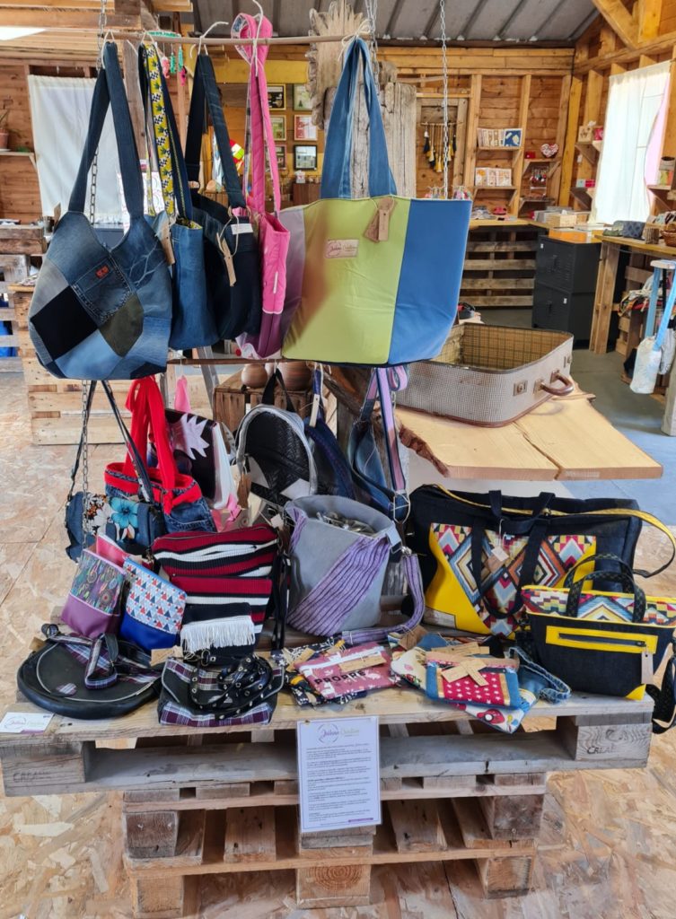 L’Atelier des Créateurs, artisanat au marché de la Seiche à Sevrier, lac d'Annecy