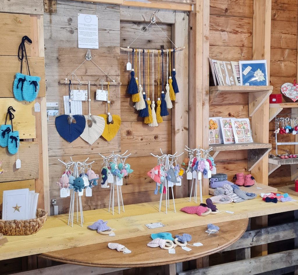 L’Atelier des Créateurs, artisanat au marché de la Seiche à Sevrier, lac d'Annecy