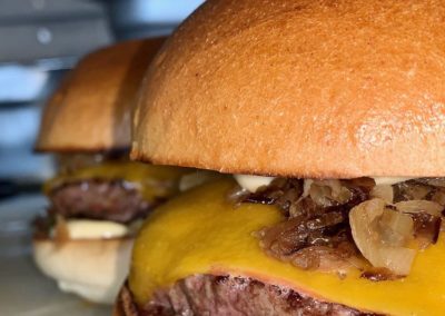 cheese burger - par LE MONT BURGER, marché de la Seiche, Sevrier