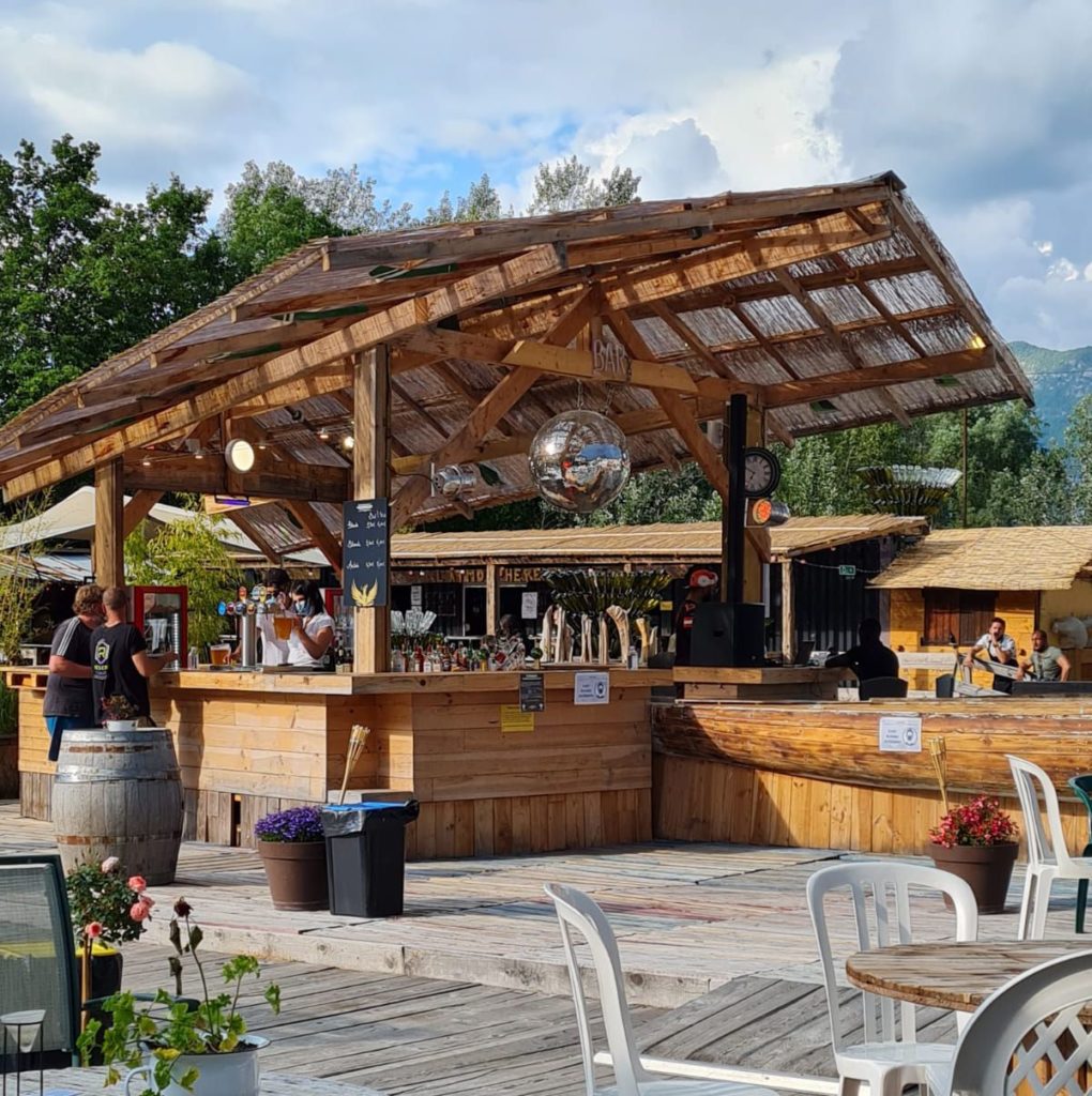 L'Atmosphère - bar du marché de la Seiche à Sevrier, Lac d'Annecy