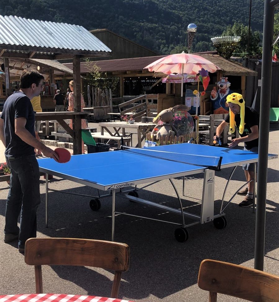 Table de ping-pong. marché de la Seiche - Sevrier - Lac d'Annecy