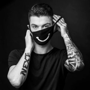 DJ Tim Warmer au bar de La Seiche. Sevrier, lac d'Annecy